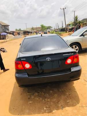 A picture of Corolla 2004 08122733790