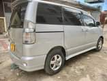 A picture of TOYOTA NOAH BEI MILLI 6 8