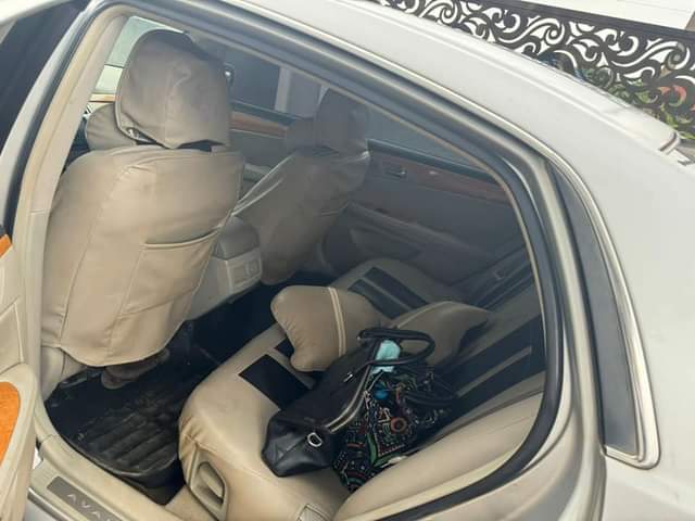 A picture of Few months registered 2005 Avalon complete first body Tokunbo standard