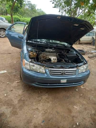 A picture of Clean Toyota carmy fish light 2002