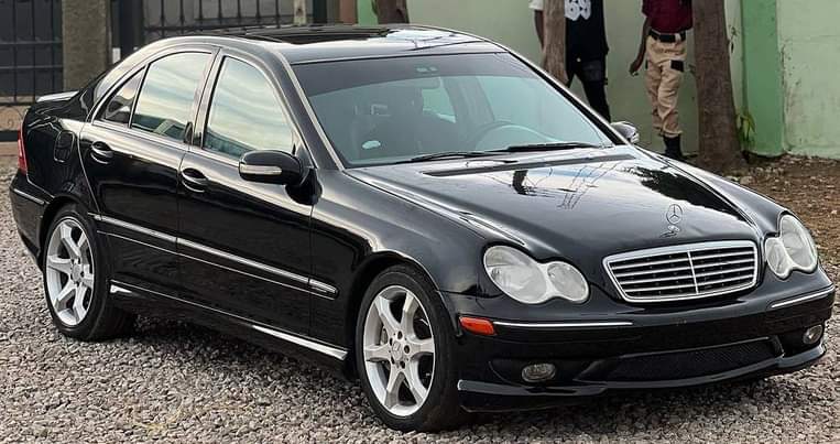 A picture of Mercedes Benz C230