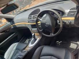 A picture of Mercedes benz E320