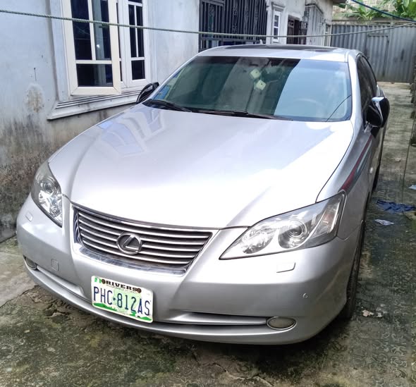A picture of Lexus ES 350 First body