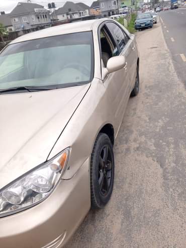 A picture of Toyota Camry aka big daddy With good AC Gear working