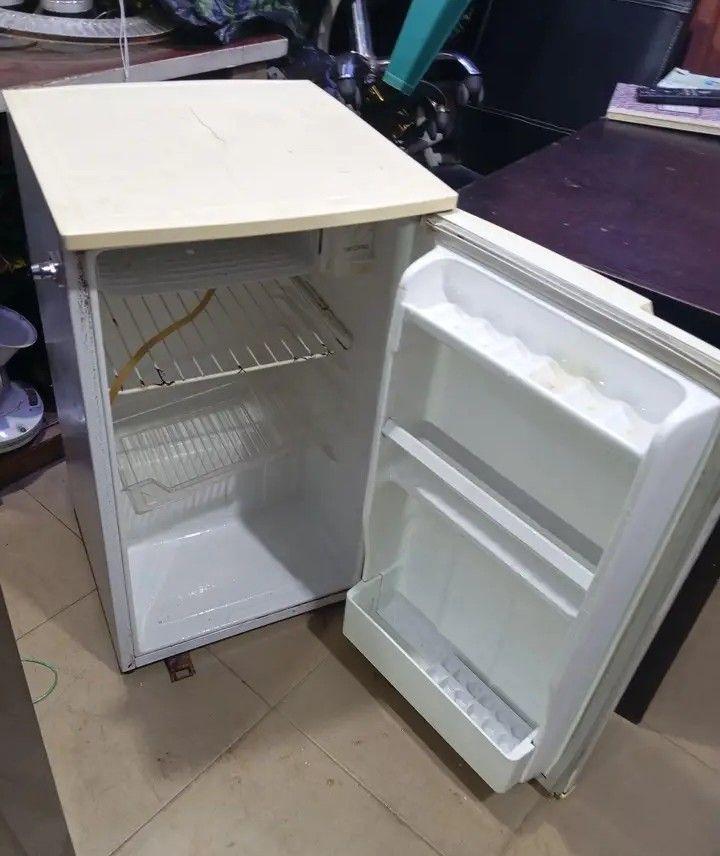 A picture of LG TABLETOP REFRIGERATOR Ogba 85k