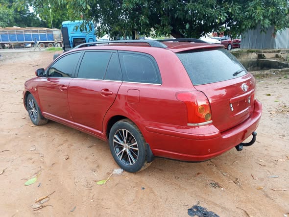 A picture of Toyota avesis wagon