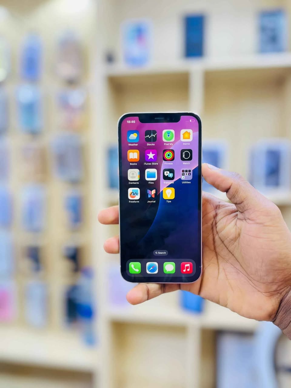 A picture of 12 PRO 128GB DM BM 100 
