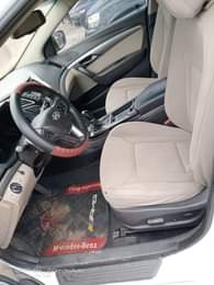 A picture of Super clean 2014 Hyundai i40 pure firstbody pan untouched Engine
