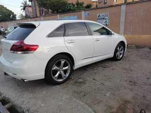 A picture of 2013 Toyota venza Limited With Panoramic sunroof LED light Thumb