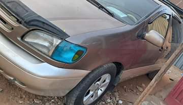 A picture of Toyota Sienna 2002 Odel