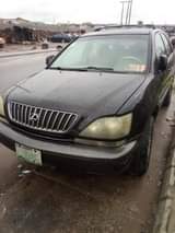 A picture of Rx300 Lexus is for sale going 1 3 settle 100