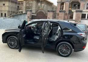 A picture of 2011 LEXUS RX350 Features V6 engine Neat Leather seats pure
