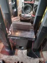 A picture of LG hometheatre set