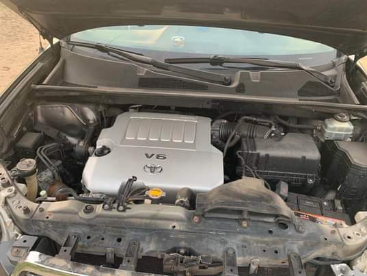A picture of 2010 highlander for sale