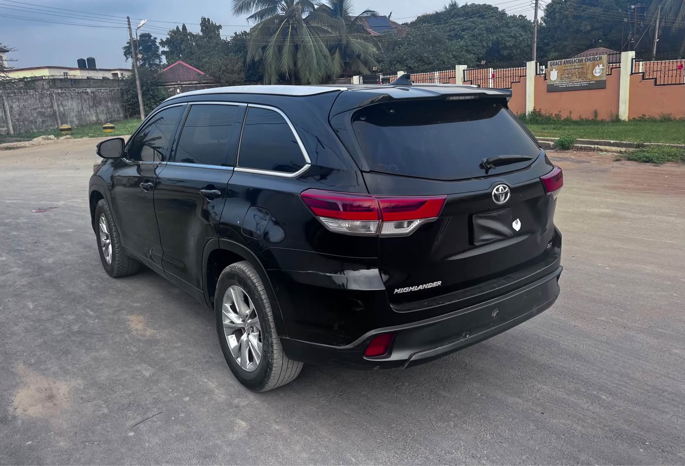A picture of TOYOTA HIGHLANDER 016 LE