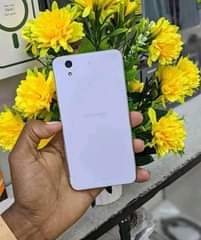 A picture of  AQUOS arrow...32GB... RAM3...SIM NI KAM MPYA IMENYOOKA SAN CAMER