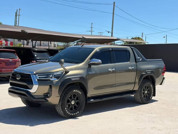 A picture of TOYOTA HILUX