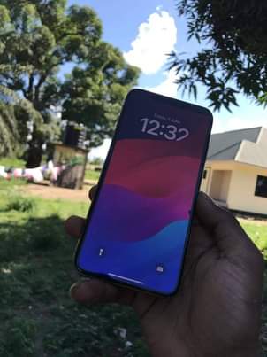 A picture of iPhone XS MAX 64GB NO FACE