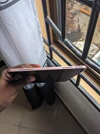 A picture of Ipad air 4 256 icloud locked