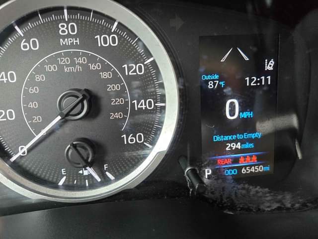 A picture of 2021 Toyota Corolla LE Sedan 4D