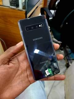 A picture of Samsung Galaxy S10 at 580k. Call me or whatsapp on