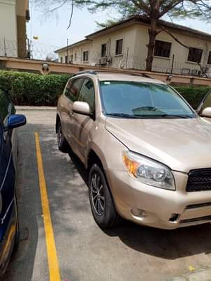 A picture of Quick deal 2008 rav4 Engine is very silent
