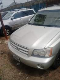 A picture of BELGIUM GRADE 2004 TOYOTA HIGHLANDER EVERYTHING PERFECT Price 4 8
