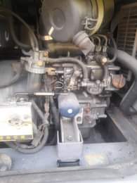 A picture of wedding mechine for sell 900k slightly negotiable buyer settle agent