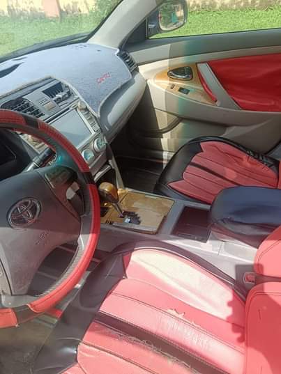 A picture of Distress sound 2008 Toyota Camry V6 buy and drive Ac