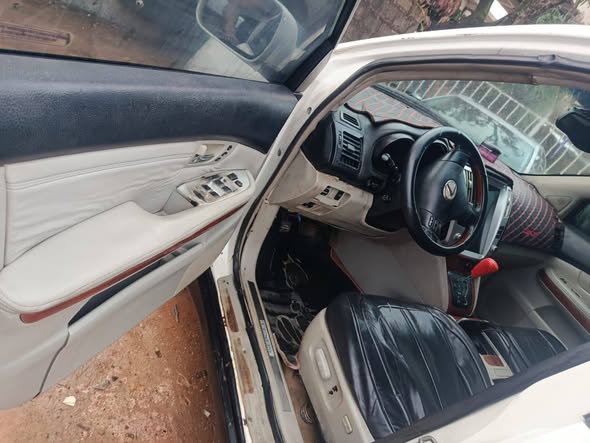 A picture of URGENT SALES Sharp Deal Registered Lexus Rx330 2005 Model Engine