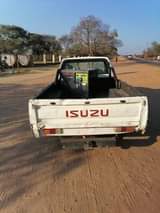 classifieds/cars isuzu