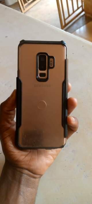 A picture of Samsung S9 