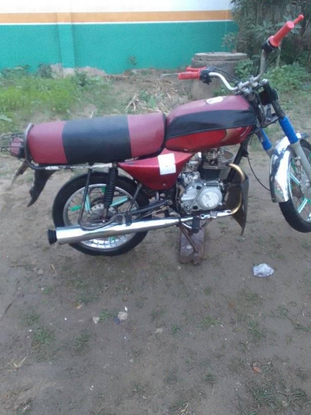 A picture of Private Bajaj boxer for sale at selica junction adegbayi Ibadan