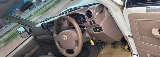 A picture of Landcruza LX cheses namba gari mpya kabisa Injin 1hz diesel