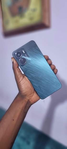 A picture of VIVO Y16
