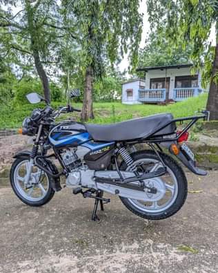 A picture of TV S 125 FULL DOCUMENTS TSH 850 000 Nipigie au