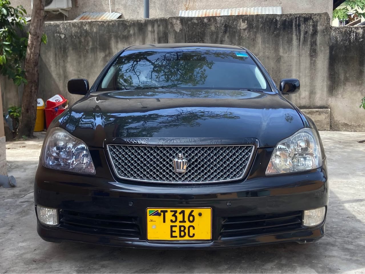 A picture of PRICE BEI 14.9M ON SALE CROWN ATHLETE REG EBC
