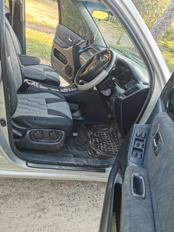 A picture of TOYOTA KLUGER