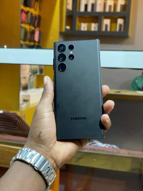 A picture of Samsung galaxy s22 ultra