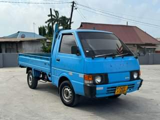 A picture of NISSAN VANETTE