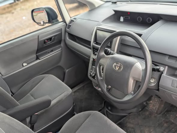 A picture of TOYOTA NOAH NEW MODEL