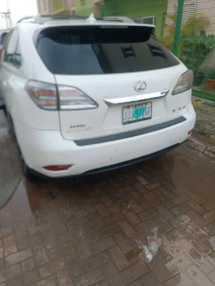 A picture of Today s deal Registered Lexus RX350 basic model. Price 12.5M