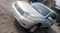 A picture of Toyota Highlander 2008 model neatly used everything is working perfectly