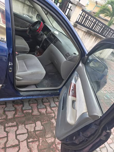 A picture of Toyota Corolla 2004