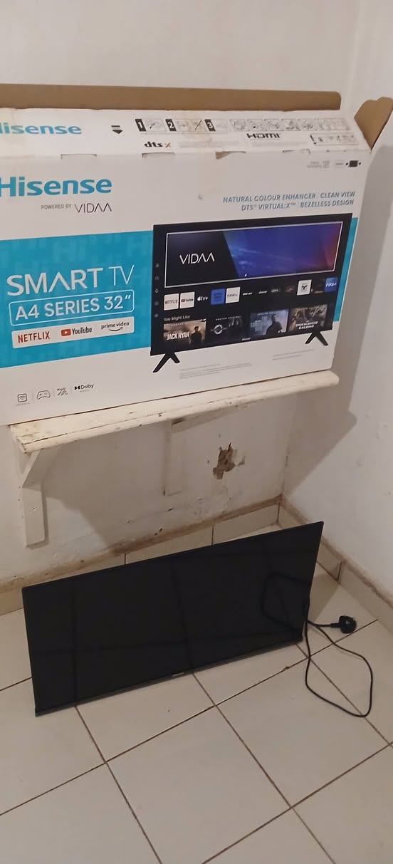 A picture of 32inch FRAMELESS SMART Hisense TV