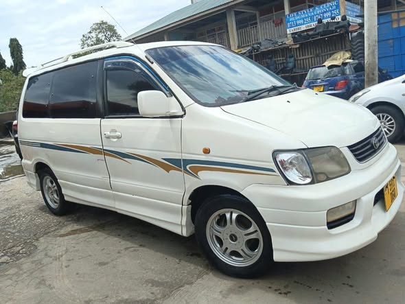 A picture of TOYOTA NOAH OLD ROAD TOUR DGQ