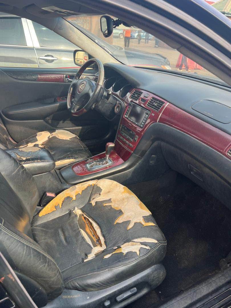 A picture of Lexus Es300