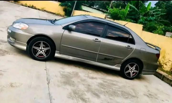 A picture of 2017 Toyota corolla 2007 model