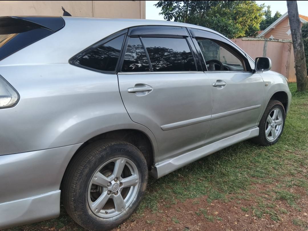 A picture of Toyota Harrier