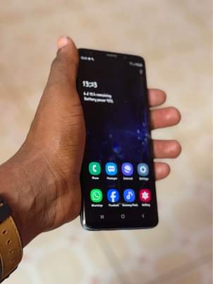 A picture of Samsung S9 plus
